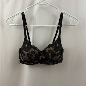 Victoria’s Secret Body by Victoria Lined Demi Bra 32D Bra Black Lace